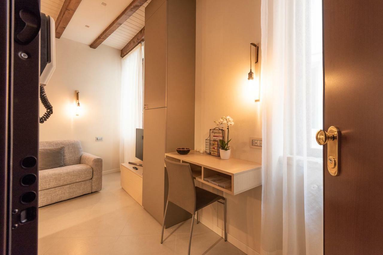 Dreamy Apartment Tre Corone Old Town Cir 017067-Cni-00565 Desenzano del Garda Exterior photo